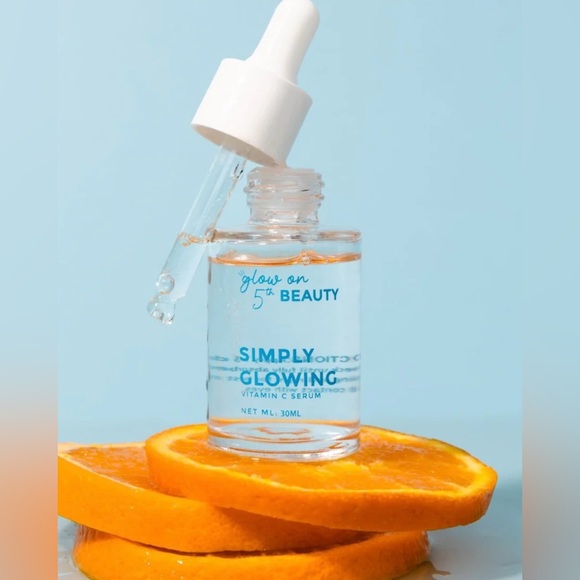GLOW ON 5TH BEAUTY
Simply Glowing Vitamin C Serum - Picture 2 of 10